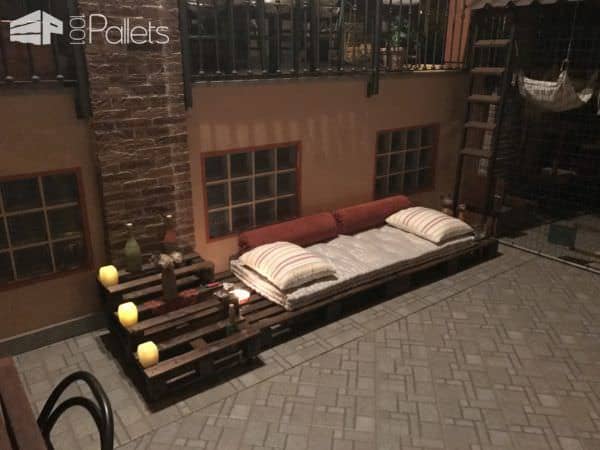 This Pallet Sofa Lounger Features Stacked End Table! Pallet Desks & Pallet Tables Pallet Sofas & Couches This Pallet Sofa Lounger Features Stacked End Table! Pallet Desks & Pallet Tables Pallet Sofas & Couches