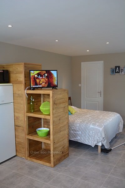 Diy Video Tutorial: Pallet Bedroom Set / Ensemble De Chambre En Palettes DIY Pallet Video Tutorials Pallet Beds, Pallet Headboards & Frames Pallet Cabinets & Wardrobes Diy Video Tutorial: Pallet Bedroom Set / Ensemble De Chambre En Palettes DIY Pallet Video Tutorials Pallet Beds, Pallet Headboards & Frames Pallet Cabinets & Wardrobes