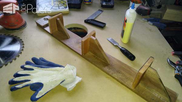 Diy Video Tutorial: Simple Decorative Pallet Shelf Pallet Shelves & Pallet Coat Hangers Diy Video Tutorial: Simple Decorative Pallet Shelf Pallet Shelves & Pallet Coat Hangers