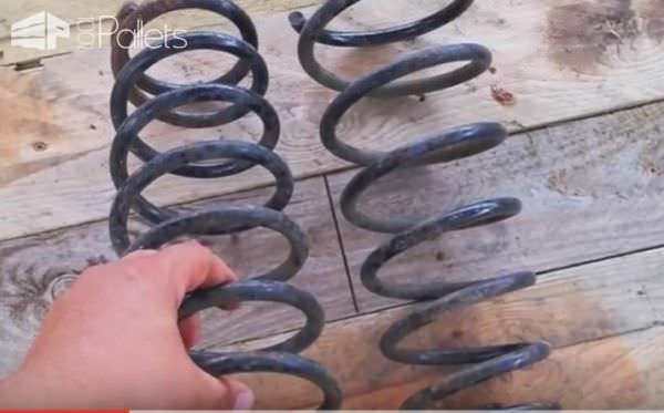 Diy Video Tutorial: Crazy Wooden Bouncy Bench DIY Pallet Video Tutorials Pallet Benches, Pallet Chairs & Stools Diy Video Tutorial: Crazy Wooden Bouncy Bench DIY Pallet Video Tutorials Pallet Benches, Pallet Chairs & Stools