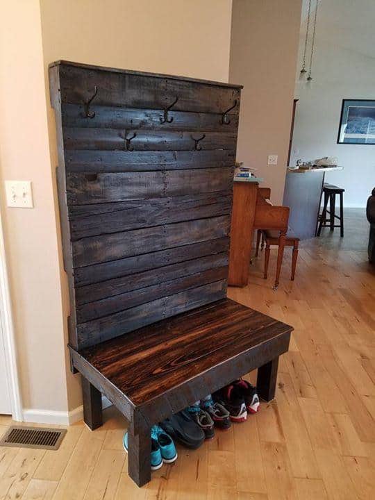 Pallet Hallway Bench / Coat Tree Pallet Benches, Pallet Chairs & Stools Pallet Shelves & Pallet Coat Hangers Pallet Hallway Bench / Coat Tree Pallet Benches, Pallet Chairs & Stools Pallet Shelves & Pallet Coat Hangers