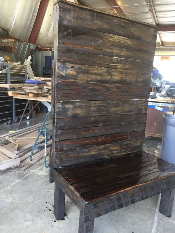 Pallet Hallway Bench / Coat Tree Pallet Benches, Pallet Chairs & Stools Pallet Shelves & Pallet Coat Hangers Pallet Hallway Bench / Coat Tree Pallet Benches, Pallet Chairs & Stools Pallet Shelves & Pallet Coat Hangers