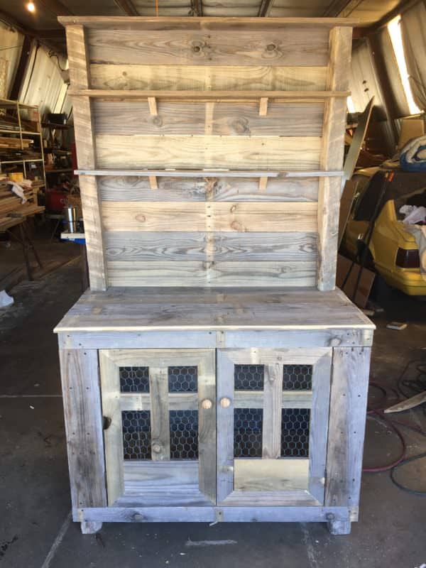 Rustic Country-style Pallet Hutch Pallet Cabinets & Wardrobes Rustic Country-style Pallet Hutch Pallet Cabinets & Wardrobes
