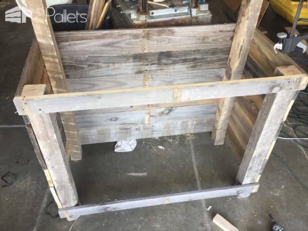Rustic Country-style Pallet Hutch Pallet Cabinets & Wardrobes Rustic Country-style Pallet Hutch Pallet Cabinets & Wardrobes
