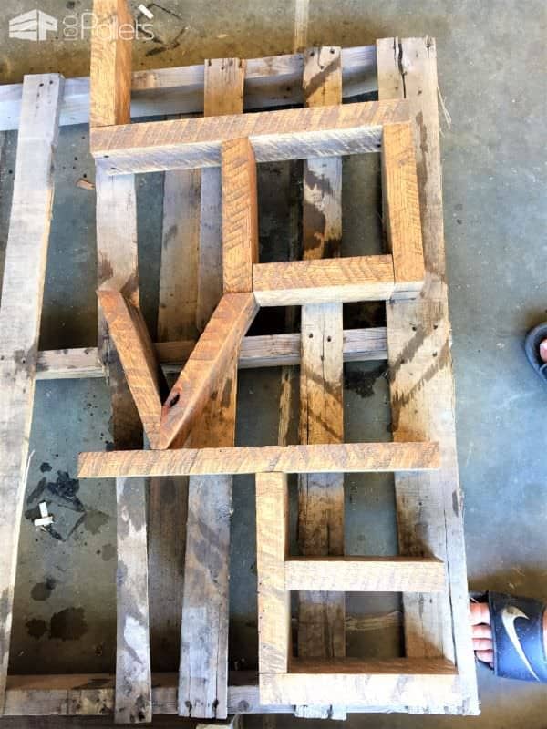 Spell Out Your Love: Pallet Love Wall Art DIY Pallet Tutorials Pallet Shelves & Pallet Coat Hangers Pallet Wall Decor & Pallet Painting Spell Out Your Love: Pallet Love Wall Art DIY Pallet Tutorials Pallet Shelves & Pallet Coat Hangers Pallet Wall Decor & Pallet Painting