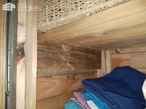 This Pallet Cupboard Organizes Your Hall / Entryway! Pallet Cabinets & Wardrobes This Pallet Cupboard Organizes Your Hall / Entryway! Pallet Cabinets & Wardrobes