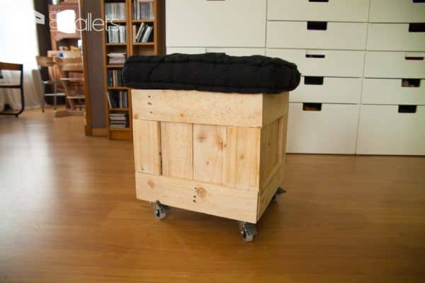 Diy Video Tutorial: Mobile Pallet Pouf Seat Pallet Benches, Pallet Chairs & Stools Diy Video Tutorial: Mobile Pallet Pouf Seat Pallet Benches, Pallet Chairs & Stools