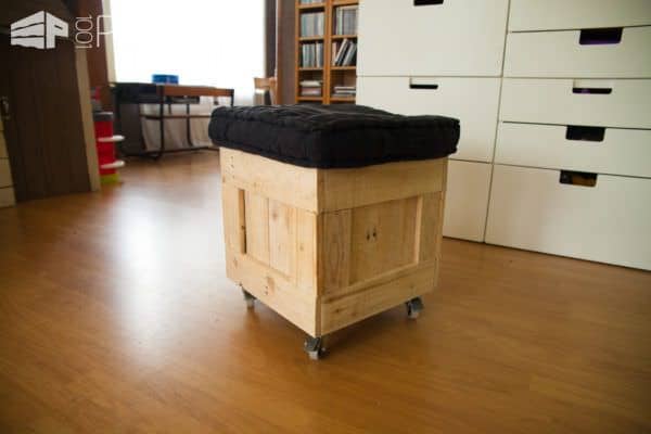 Diy Video Tutorial: Mobile Pallet Pouf Seat Pallet Benches, Pallet Chairs & Stools Diy Video Tutorial: Mobile Pallet Pouf Seat Pallet Benches, Pallet Chairs & Stools