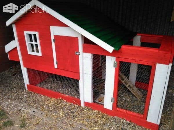 Little Red Pallet Henhouse / Poulailler En Palette Animal Pallet Houses & Pallet Supplies Little Red Pallet Henhouse / Poulailler En Palette Animal Pallet Houses & Pallet Supplies