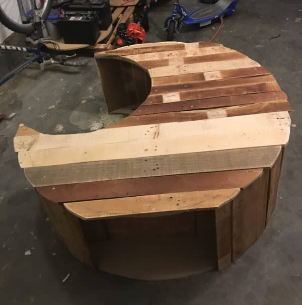 Pallet Crescent Moon Crib Takes Shape! DIY Pallet Tutorials Fun Pallet Crafts for Kids Pallet Crescent Moon Crib Takes Shape! DIY Pallet Tutorials Fun Pallet Crafts for Kids