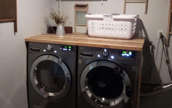 Pallet Countertop Makes Laundry Room Gorgeous! Pallet Shelves & Pallet Coat Hangers Pallet Countertop Makes Laundry Room Gorgeous! Pallet Shelves & Pallet Coat Hangers