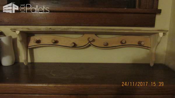 Pallet Shelf Features Natural Cherry Wood Coat Hooks Pallet Shelves & Pallet Coat Hangers Pallet Shelf Features Natural Cherry Wood Coat Hooks Pallet Shelves & Pallet Coat Hangers