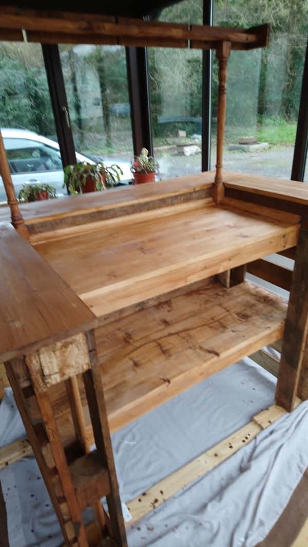 Stair Spindle Pallet Bar Makes Easy Backyard Project! Pallet Bars Stair Spindle Pallet Bar Makes Easy Backyard Project! Pallet Bars