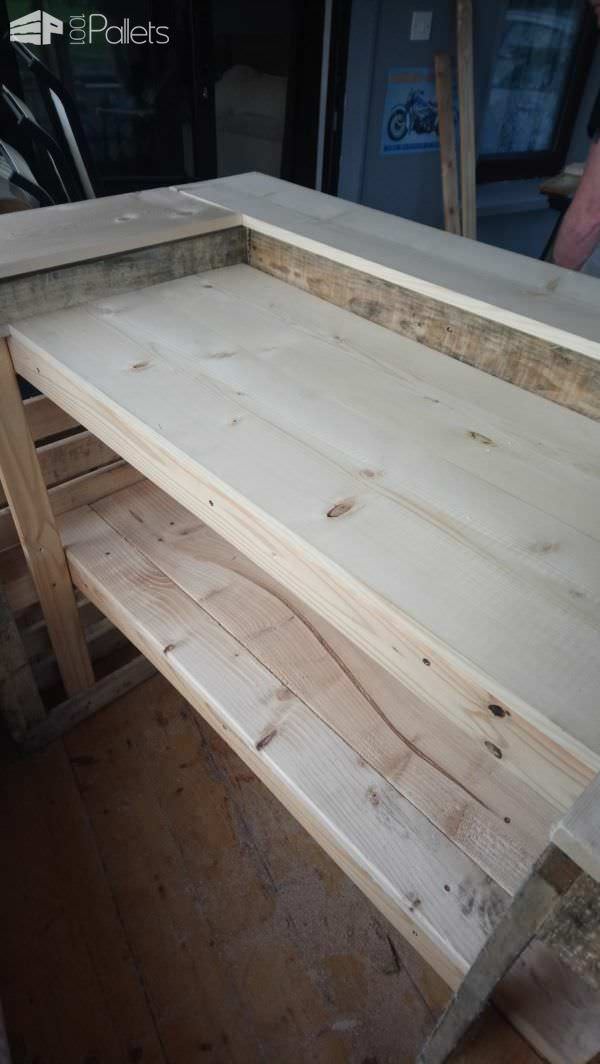 Stair Spindle Pallet Bar Makes Easy Backyard Project! Pallet Bars Stair Spindle Pallet Bar Makes Easy Backyard Project! Pallet Bars