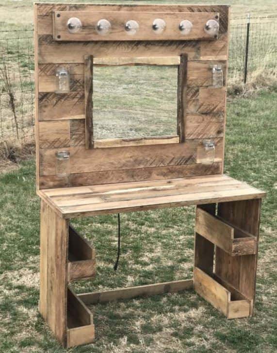 See Ya 2017: Top 5 Pallet Crafts You Liked The Most! Pallet Furniture Pallets in the Garden See Ya 2017: Top 5 Pallet Crafts You Liked The Most! Pallet Furniture Pallets in the Garden