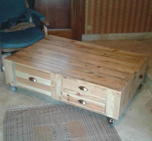 Sleek, Modern Pallet Wood Coffee Table On Wheels Pallet Coffee Tables Sleek, Modern Pallet Wood Coffee Table On Wheels Pallet Coffee Tables