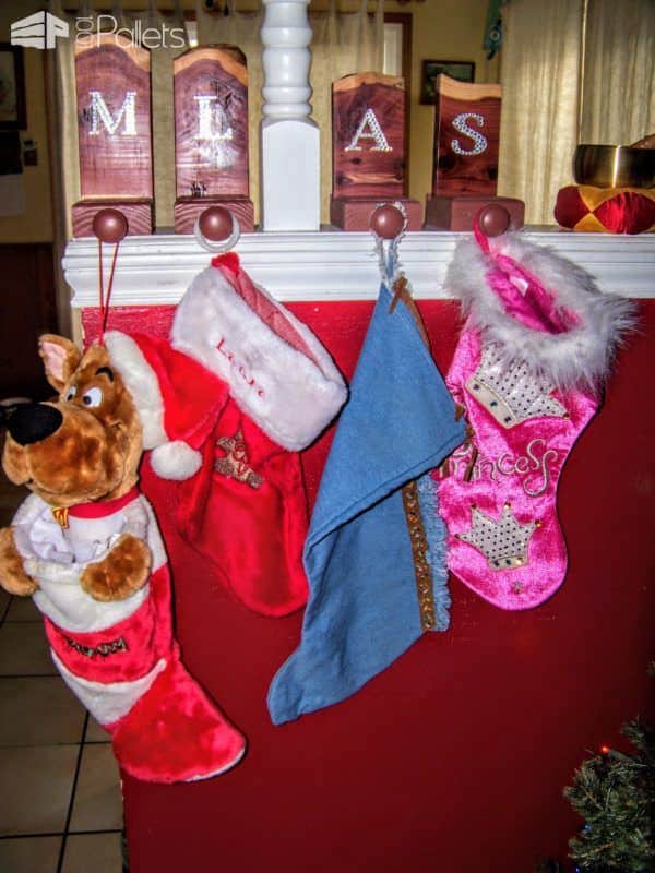 Unbelievable Pallet Wood Stocking Hangers Pallet Home Accessories Unbelievable Pallet Wood Stocking Hangers Pallet Home Accessories