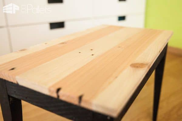 Make This Chic Pallet Side Table: Diy Video DIY Pallet Video Tutorials Pallet Desks & Pallet Tables Make This Chic Pallet Side Table: Diy Video DIY Pallet Video Tutorials Pallet Desks & Pallet Tables
