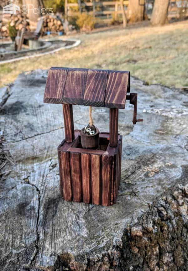 Miniature Pallet Wishing Well Is Perfect for Gnome Yard! Pallet Home Décor Ideas Miniature Pallet Wishing Well Is Perfect for Gnome Yard! Pallet Home Décor Ideas