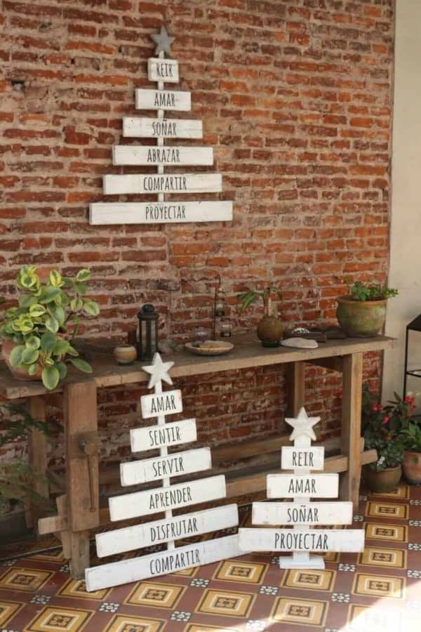 Star-topped Pallet Holiday Trees For Your Holiday Decor! Pallet Home Accessories Star-topped Pallet Holiday Trees For Your Holiday Decor! Pallet Home Accessories