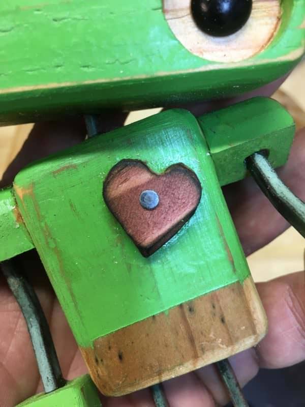 Pallet Wood Robot Melts Valentines Day Hearts DIY Pallet Video Tutorials Pallet Home Décor Ideas Pallet Wood Robot Melts Valentines Day Hearts DIY Pallet Video Tutorials Pallet Home Décor Ideas