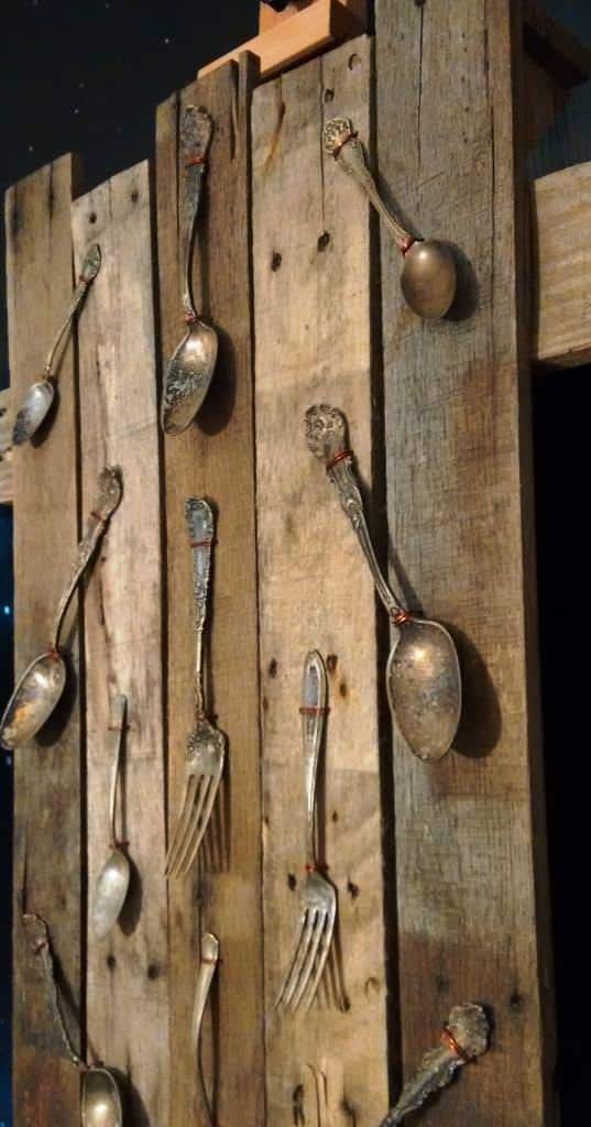 Pallet Wood Wall Display Holds Vintage Silverware Pallet Wall Decor & Pallet Painting Pallet Wood Wall Display Holds Vintage Silverware Pallet Wall Decor & Pallet Painting