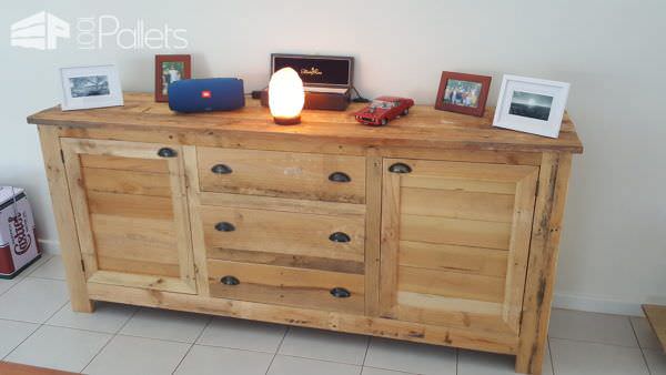 Stunning 5-pallet Rustic Buffet Has Tons of Storage! Pallet Cabinets & Wardrobes Stunning 5-pallet Rustic Buffet Has Tons of Storage! Pallet Cabinets & Wardrobes