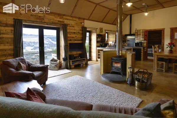 Unbelievable Pallet Wood Holiday Cottage Will Inspire You! Pallet Home Décor Ideas Unbelievable Pallet Wood Holiday Cottage Will Inspire You! Pallet Home Décor Ideas