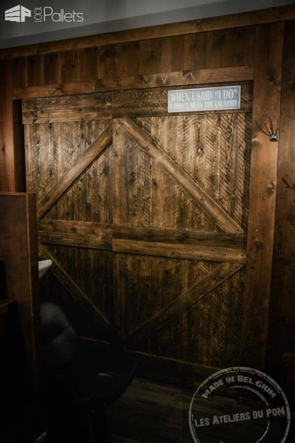 Vintage Barber Shop Decorated Using Pallets! Pallet Store, Bar & Restaurant Decorations Vintage Barber Shop Decorated Using Pallets! Pallet Store, Bar & Restaurant Decorations