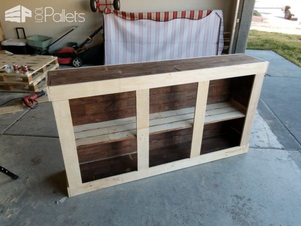 Biscuits and Gravy Pallet Cabinet? You Have To See! Pallet Cabinets & Wardrobes Biscuits and Gravy Pallet Cabinet? You Have To See! Pallet Cabinets & Wardrobes