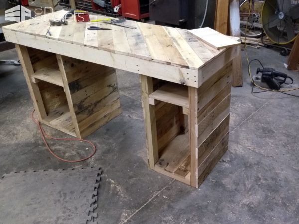 Golden Pecan-stained Pallet Office Desk Pallet Desks & Pallet Tables Golden Pecan-stained Pallet Office Desk Pallet Desks & Pallet Tables