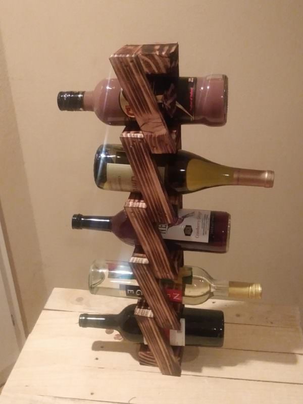 Modern Twist Wall-mount Wine Rack Made Using Pallets Pallet Home Accessories Pallet Shelves & Pallet Coat Hangers Modern Twist Wall-mount Wine Rack Made Using Pallets Pallet Home Accessories Pallet Shelves & Pallet Coat Hangers