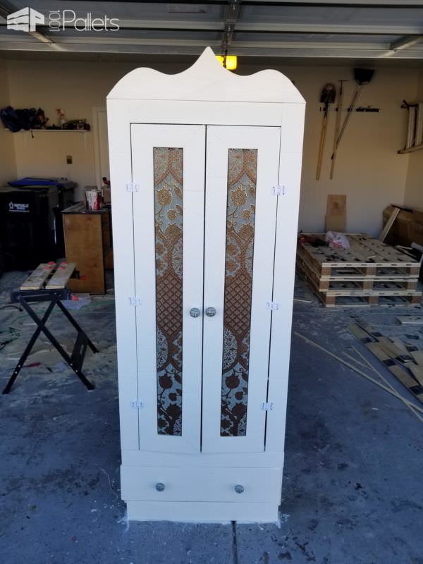 Pallet French Country Cabinet: Diy Video Tutorial DIY Pallet Video Tutorials Pallet Cabinets & Wardrobes Pallet French Country Cabinet: Diy Video Tutorial DIY Pallet Video Tutorials Pallet Cabinets & Wardrobes