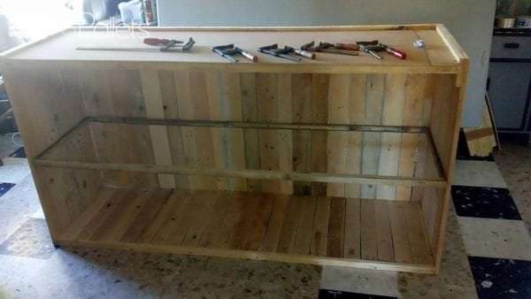 Decorative Pallet Bar or Counter Pallet Bars Pallet Cabinets & Wardrobes Decorative Pallet Bar or Counter Pallet Bars Pallet Cabinets & Wardrobes