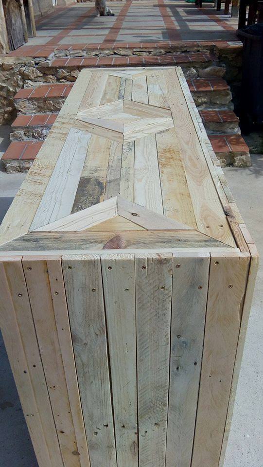 Decorative Pallet Bar or Counter Pallet Bars Pallet Cabinets & Wardrobes Decorative Pallet Bar or Counter Pallet Bars Pallet Cabinets & Wardrobes