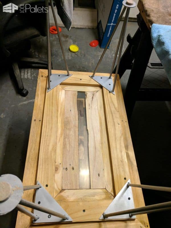 Mid-century Live-edge Pallet Coffee Table Pallet Coffee Tables Mid-century Live-edge Pallet Coffee Table Pallet Coffee Tables