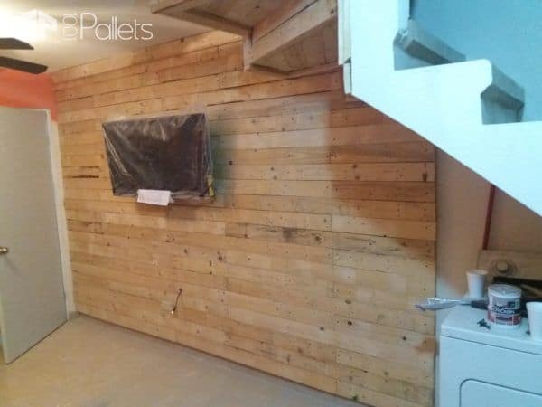 Pallet Focal Wall Adds Pizazz Behind Tv Pallet Walls & Pallet Doors Pallet Focal Wall Adds Pizazz Behind Tv Pallet Walls & Pallet Doors