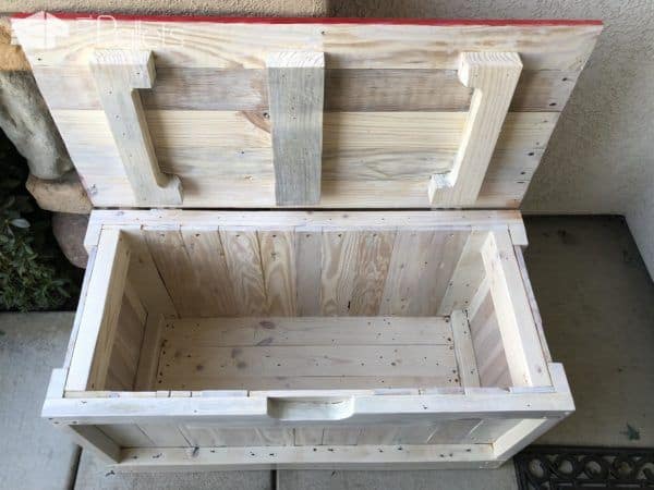 Patriotic Pallet Bench Features Hidden Storage Pallet Benches, Pallet Chairs & Stools Patriotic Pallet Bench Features Hidden Storage Pallet Benches, Pallet Chairs & Stools