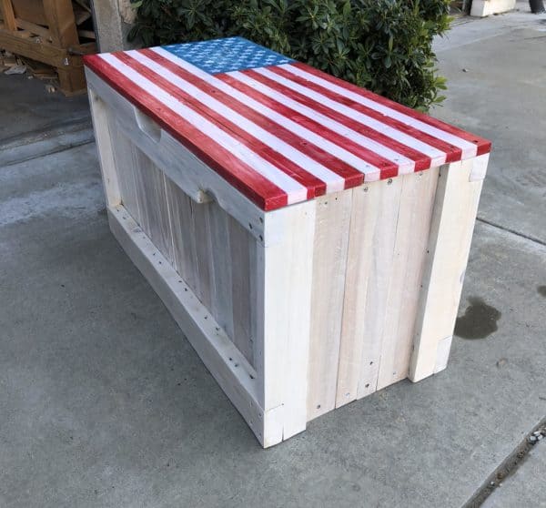 Patriotic Pallet Bench Features Hidden Storage Pallet Benches, Pallet Chairs & Stools Patriotic Pallet Bench Features Hidden Storage Pallet Benches, Pallet Chairs & Stools