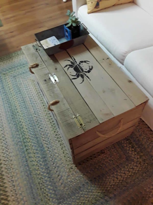 Pallet Chest/Coffee Table with Printed Crab Pallet Boxes & Chests Pallet Coffee Tables Pallet Chest/Coffee Table with Printed Crab Pallet Boxes & Chests Pallet Coffee Tables