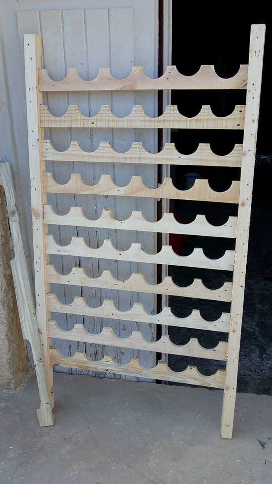 Stately Wine Rack Using Pallet Wood/ Porte Bouteilles En Palettes Pallet Shelves & Pallet Coat Hangers Stately Wine Rack Using Pallet Wood/ Porte Bouteilles En Palettes Pallet Shelves & Pallet Coat Hangers