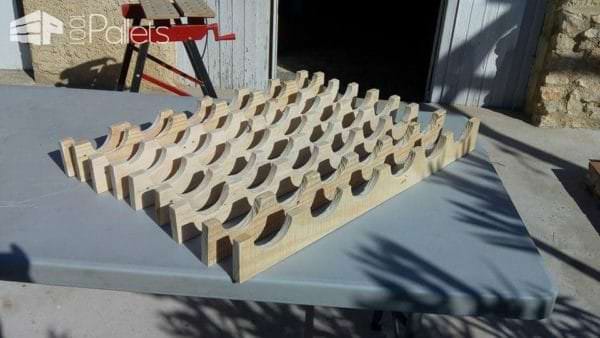 Stately Wine Rack Using Pallet Wood/ Porte Bouteilles En Palettes Pallet Shelves & Pallet Coat Hangers Stately Wine Rack Using Pallet Wood/ Porte Bouteilles En Palettes Pallet Shelves & Pallet Coat Hangers
