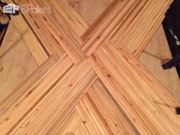 Create This Stripped Kitchen Table With Pallet Scraps! Pallet Desks & Pallet Tables Create This Stripped Kitchen Table With Pallet Scraps! Pallet Desks & Pallet Tables