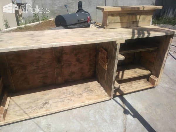 Flexible Design: Pallet Counter, Cash Wrap, or Pallet Bar Pallet Bars Pallet Store, Bar & Restaurant Decorations Flexible Design: Pallet Counter, Cash Wrap, or Pallet Bar Pallet Bars Pallet Store, Bar & Restaurant Decorations