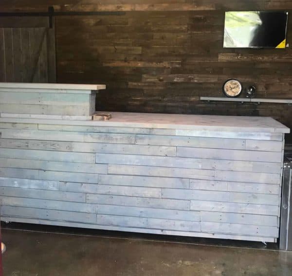Flexible Design: Pallet Counter, Cash Wrap, or Pallet Bar Pallet Bars Pallet Store, Bar & Restaurant Decorations Flexible Design: Pallet Counter, Cash Wrap, or Pallet Bar Pallet Bars Pallet Store, Bar & Restaurant Decorations