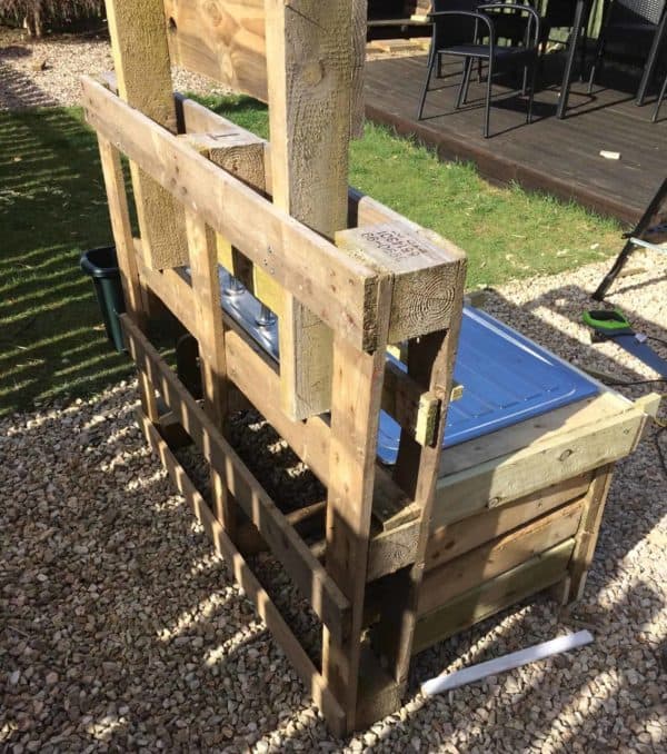 Dirty Fun In The Sun Pallet Mud Kitchen Fun Pallet Crafts for Kids Dirty Fun In The Sun Pallet Mud Kitchen Fun Pallet Crafts for Kids