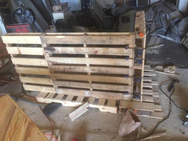 Lovely L-shaped 3-piece Pallet Bar For My Buddy Pallet Bars Lovely L-shaped 3-piece Pallet Bar For My Buddy Pallet Bars