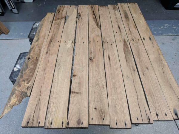 Must-see Herringbone Pallet Dining Table Pallet Desks & Pallet Tables Must-see Herringbone Pallet Dining Table Pallet Desks & Pallet Tables