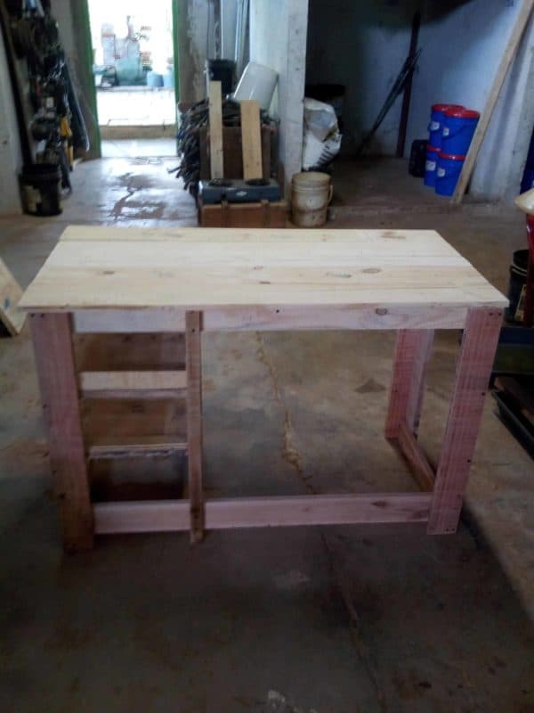 Pallet Desk / Escritorio De Pallets Pallet Desks & Pallet Tables Pallet Desk / Escritorio De Pallets Pallet Desks & Pallet Tables