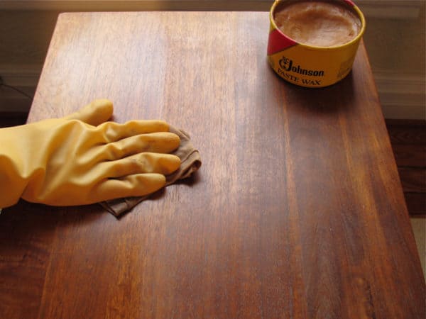 Preserve Your Pallet Furniture: 8 Essential Tips & Tricks DIY Pallet Tutorials Workshop and tools Preserve Your Pallet Furniture: 8 Essential Tips & Tricks DIY Pallet Tutorials Workshop and tools
